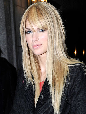 Taylor Swift Straightened Hair. -bangs-taylor-swifts-hair-